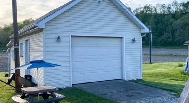 Photo of 10088 State Route 800 SE, Uhrichsville, OH 44683