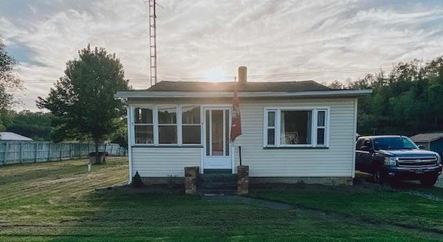Photo of 10088 State Route 800 SE, Uhrichsville, OH 44683