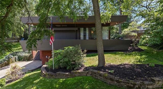 Photo of 474 Treeside Dr, Stow, OH 44224
