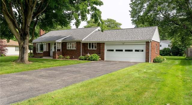 Photo of 221 Nesbitt St, Poland, OH 44514