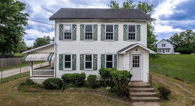 Photo of 238 Washington St, Elizabeth, WV 26143