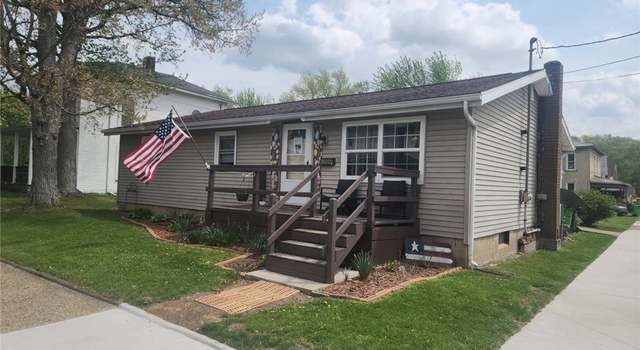 Photo of 510 E 3rd St, Uhrichsville, OH 44683