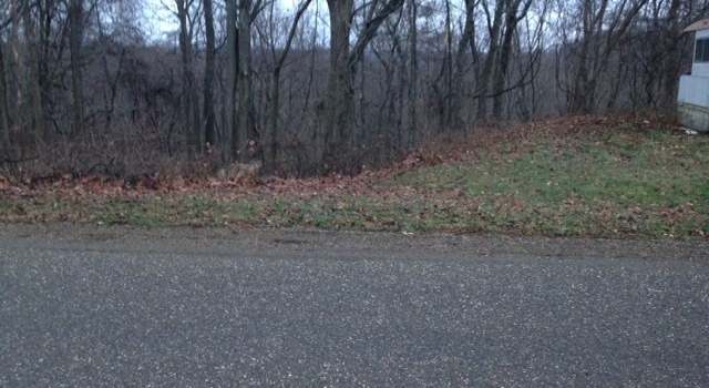 Photo of 7757 SE Moores Ridge Rd, Uhrichsville, OH 44683