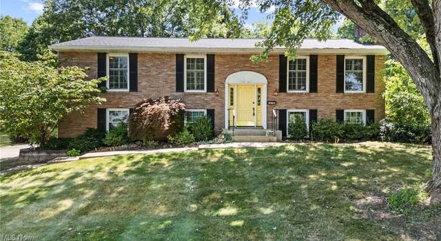 Photo of 800 Lindy Lane Ave SW, North Canton, OH 44720