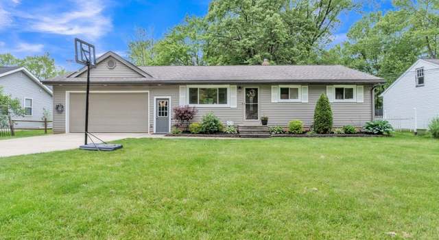 Photo of 6254 Mackenzie Rd, North Olmsted, OH 44070