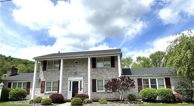 Photo of 220 Country Club Blvd, Weirton, WV 26062