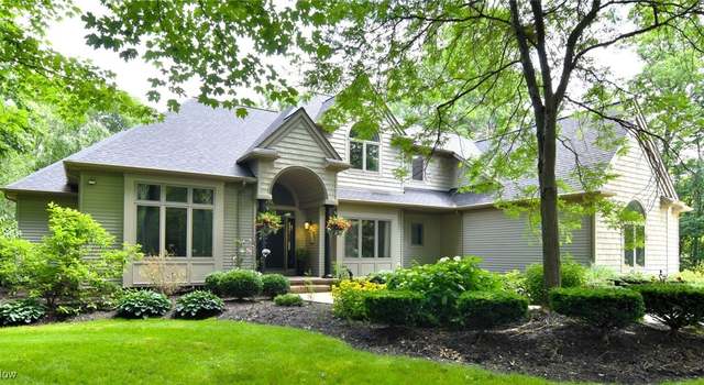 Photo of 11600 Colchester Dr, Chagrin Falls, OH 44023