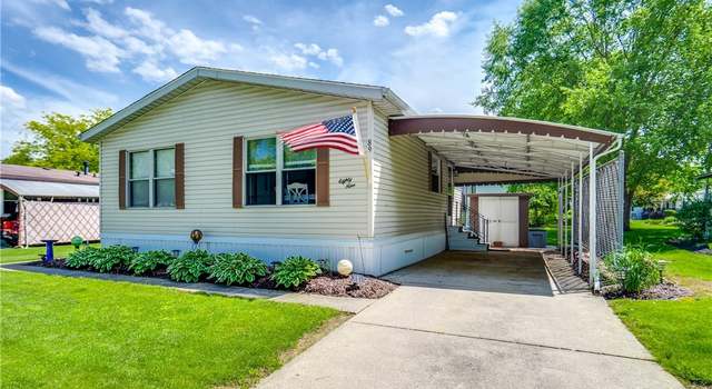 Photo of 89 Parkway Dr, Olmsted Twp, OH 44138