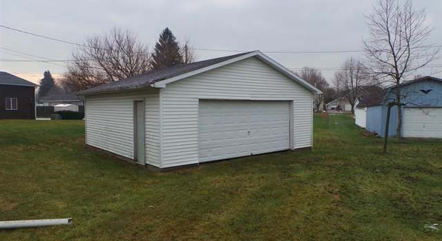 Photo of 246 1st St SE, Brewster, OH 44613