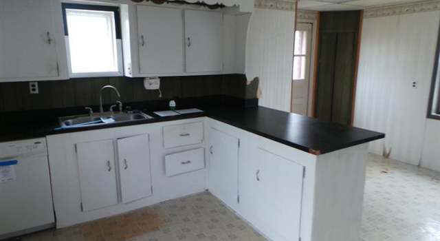 Photo of 246 1st St SE, Brewster, OH 44613