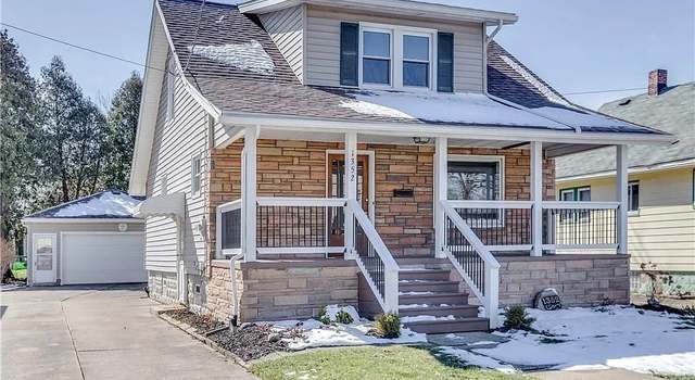Photo of 1352 Benton St, Barberton, OH 44203