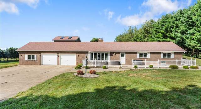 Photo of 3875 Boettler St NE, Canton, OH 44721