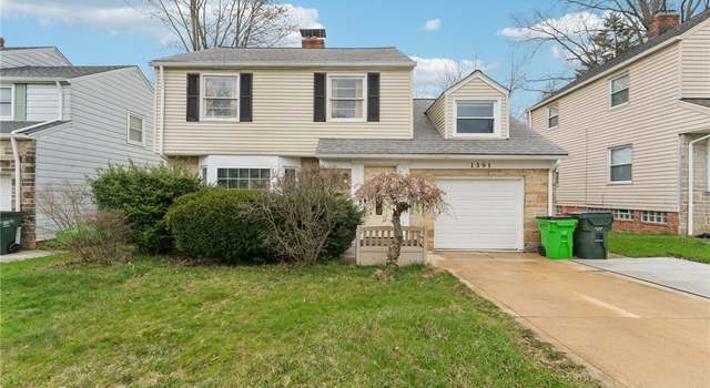 Photo of 1391 Grantleigh Rd, South Euclid, OH 44121