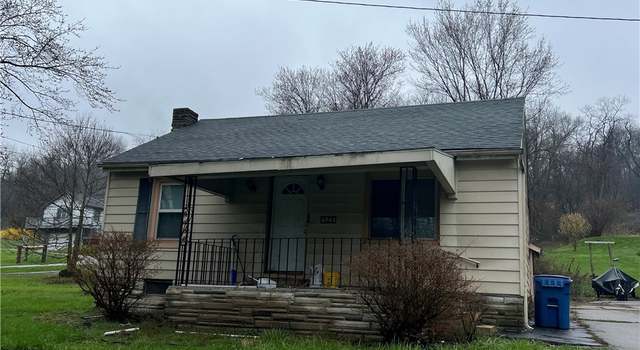 Photo of 6944 E Wood St, Lowellville, OH 44436