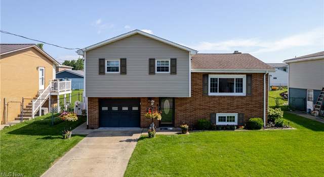 Photo of 213 Arena Dr, Weirton, WV 26062