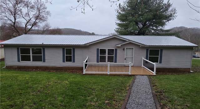 Photo of 209 State St, Bowerston, OH 44695