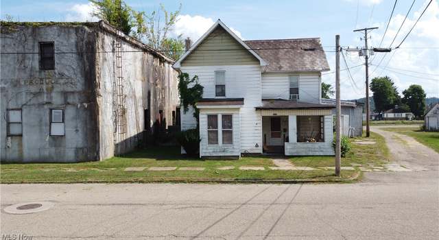 Photo of 213 W Church St, Newcomerstown, OH 43832