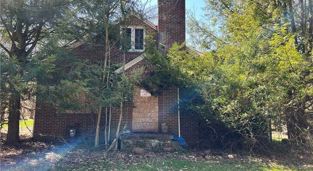 Photo of 1820 Bears Den Rd, Youngstown, OH 44511