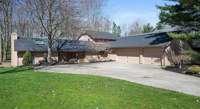 Photo of 21847 Meadows Edge Ln, Strongsville, OH 44149