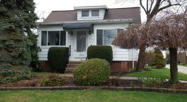 Photo of 1562 Roselawn Rd, Mayfield Heights, OH 44124