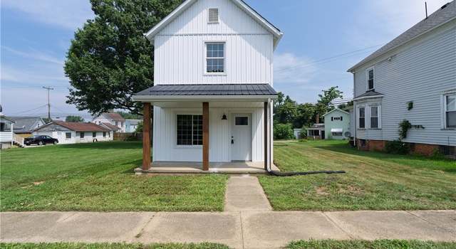 Photo of 515 E High St, Uhrichsville, OH 44683