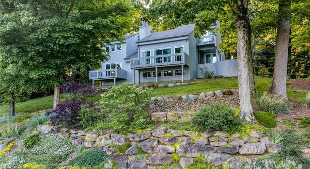 Photo of 1345 Mockingbird Dr, Kent, OH 44240