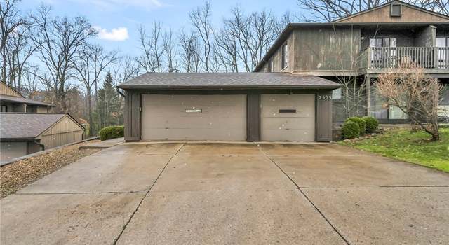 Photo of 7507 Creekwood Dr Unit C15, North Royalton, OH 44133