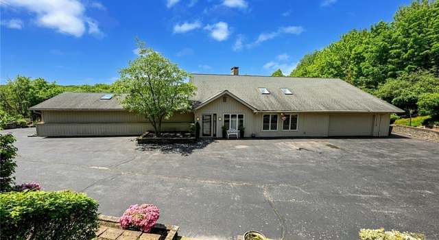 Photo of 4240 Giles Rd, Moreland Hills, OH 44022