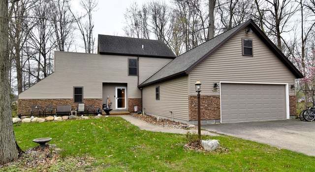 Photo of 26767 Cranage Rd, Olmsted Falls, OH 44138
