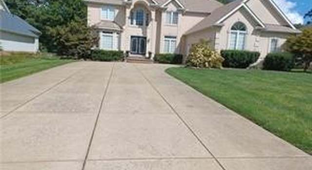 Photo of 11391 Labrador Ln, Concord, OH 44077