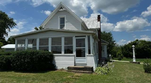 Photo of 178 S Front St, Burbank, OH 44214
