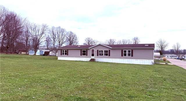 Photo of 8 Cedarwood Dr, Beloit, OH 44609