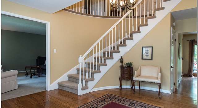 Photo of 3195 Creekside Dr, Westlake, OH 44145