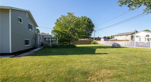 Photo of 16273 Robindale Dr, Strongsville, OH 44136