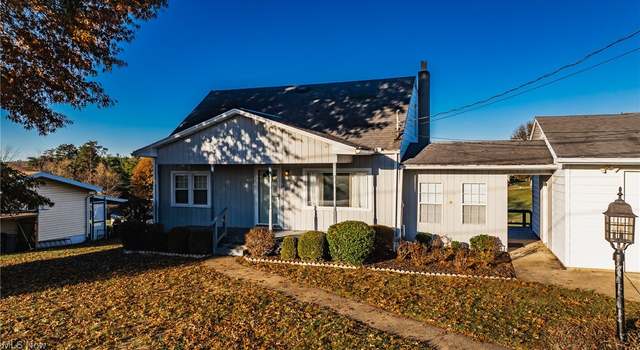 Photo of 70 Meadow Ln, Parkersburg, WV 26101