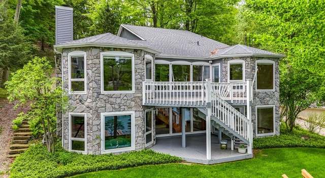 Photo of 466 W Mohawk Dr, Malvern, OH 44644