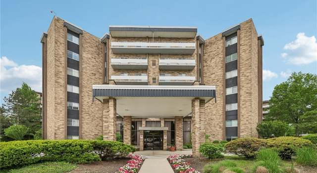 Photo of 2202 Acacia Park Dr #2109, Lyndhurst, OH 44124