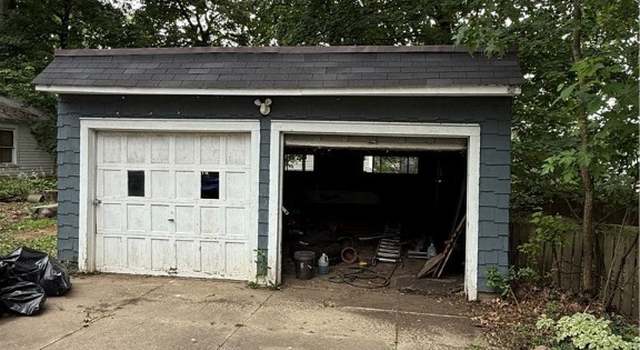 Photo of 1734 19th St, Cuyahoga Falls, OH 44223
