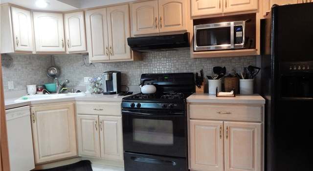 Photo of 25937 John Rd, Olmsted Twp, OH 44138