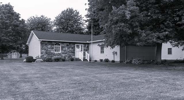 Photo of 456 Hickory Ln, Salem, OH 44460