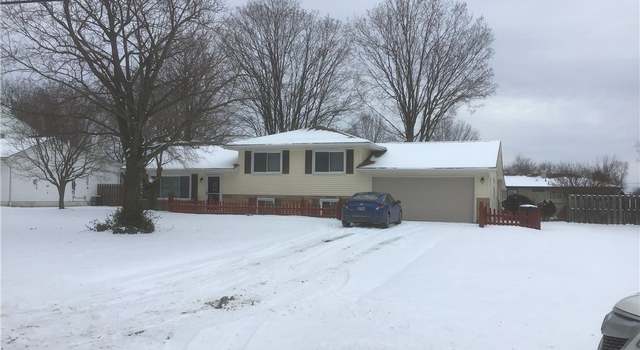 Photo of 3425 Maple Spgs, Canfield, OH 44406