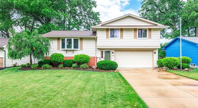 Photo of 25094 Doe Dr, North Olmsted, OH 44070