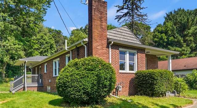 Photo of 2206 Myersville Rd, Akron, OH 44312