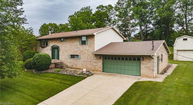 Photo of 488 Maple Dr, Williamstown, WV 26187