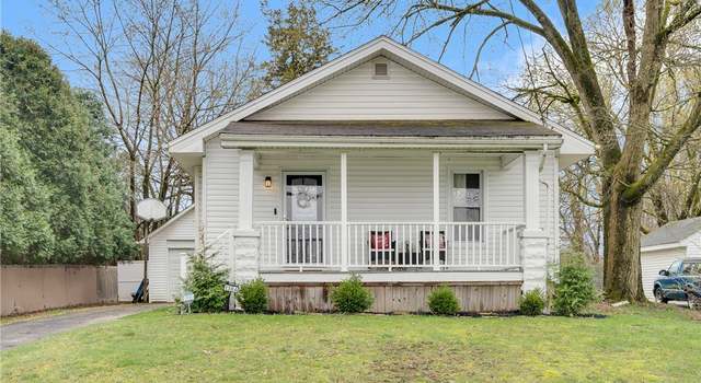Photo of 1384 Gilbert Dr, Mineral Ridge, OH 44440