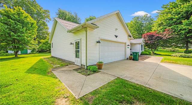 Photo of 7410 Fieldstone Ave, Conneaut, OH 44030