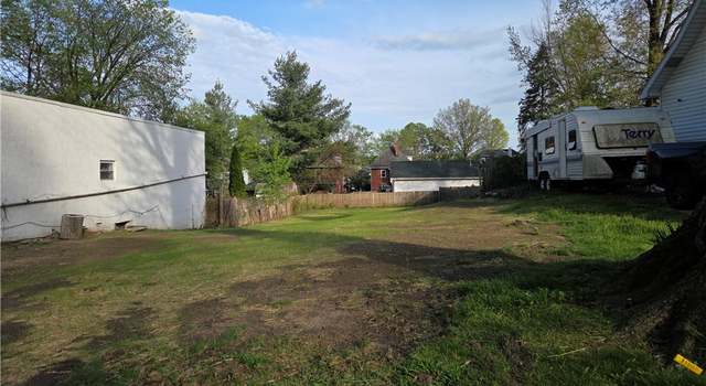 Photo of 2449 4th St, Cuyahoga Falls, OH 44221