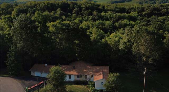 Photo of 300 Eastlawn Cir, Zanesville, OH 43701