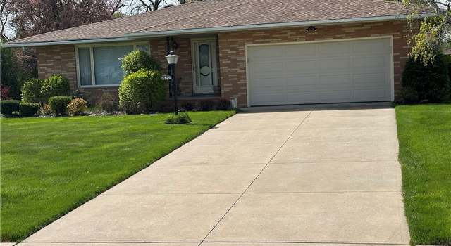 Photo of 16205 Canterbury Dr, Strongsville, OH 44136
