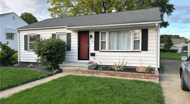 Photo of 129 Glenview Ave, Dover, OH 44622